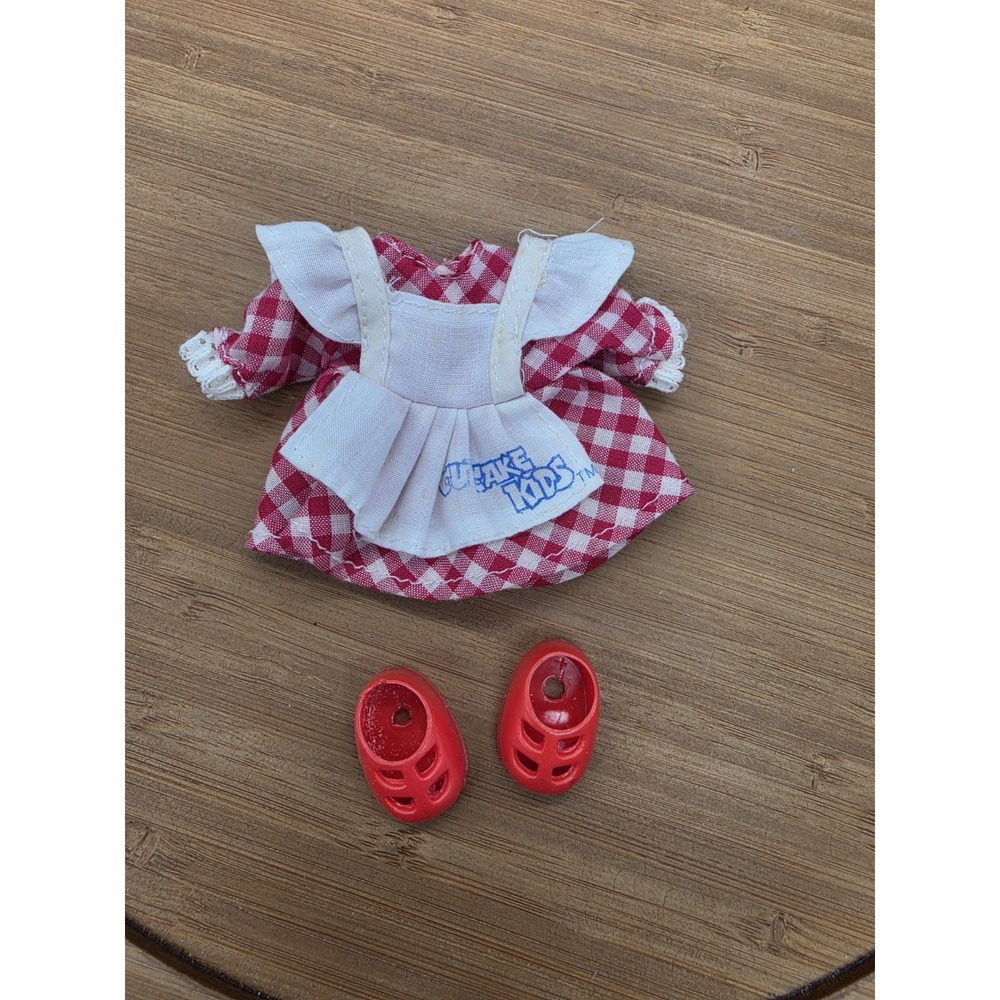 Vintage Mel Appel Cupcake Kids Doll Bakers Very Cherry Dress & Shoes